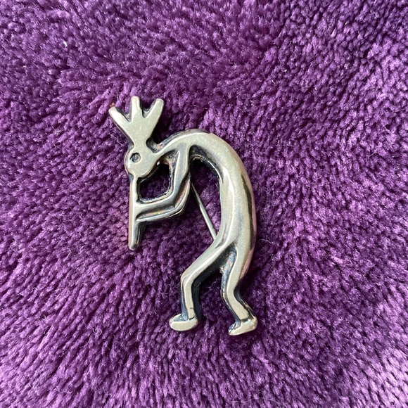 Small Silver Kokopelli pin - Picture 1 of 3